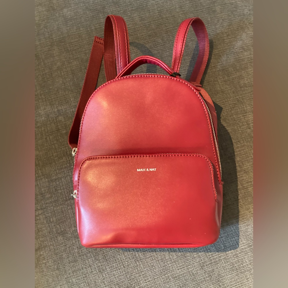 Matt & Nat small red backpack - CAROSM - NWT